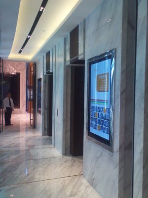 32/43/49/55/65 Inch Indoor LCD Digital Signage Wall Mounted With Android/Windows
